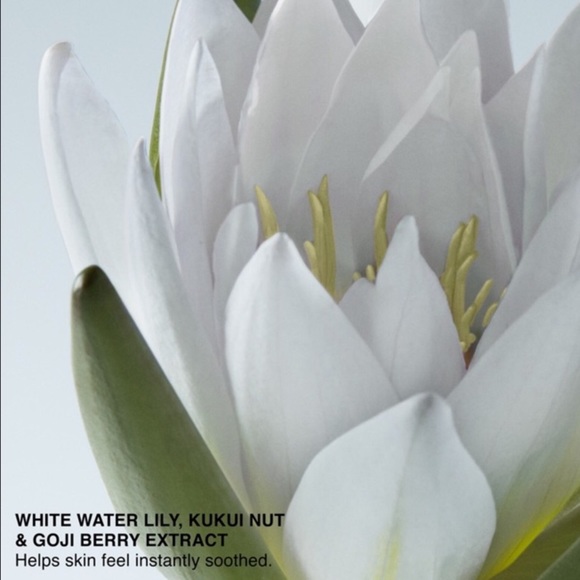 Bobbi Brown Soothing Cleansing Oil - Picture 8 of 9